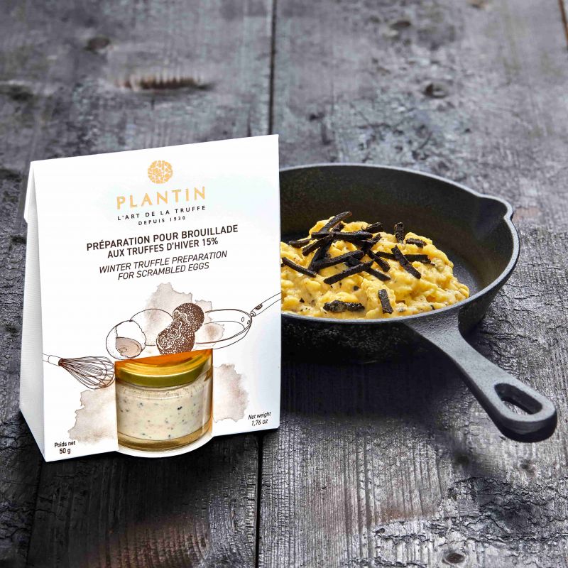 Preparazione per uova strapazzate al tartufo invernale